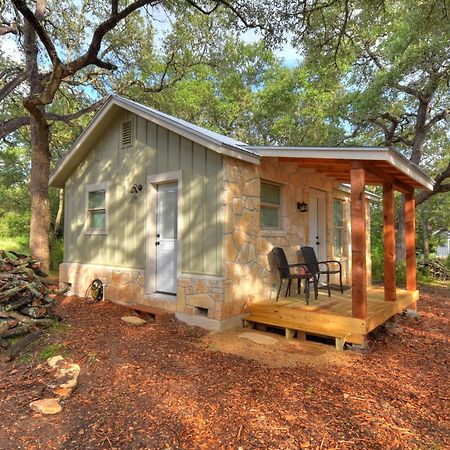 Cabins At Flite Acres - Mockingbird Cabin Wimberley Bagian luar foto