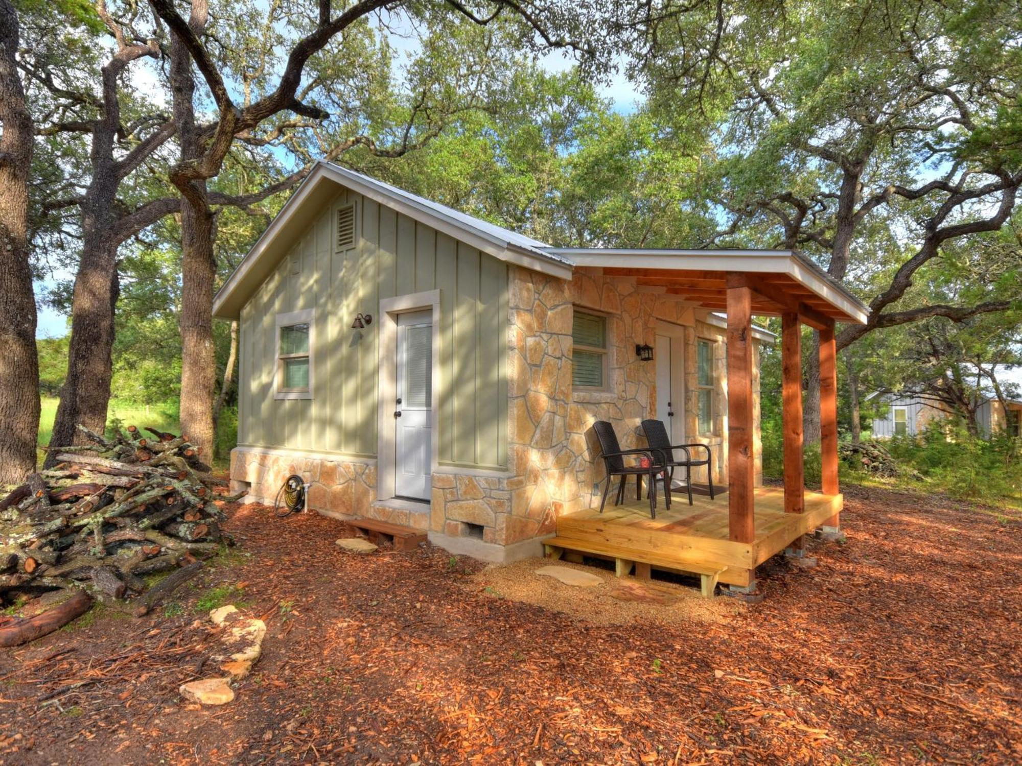Cabins At Flite Acres - Mockingbird Cabin Wimberley Bagian luar foto